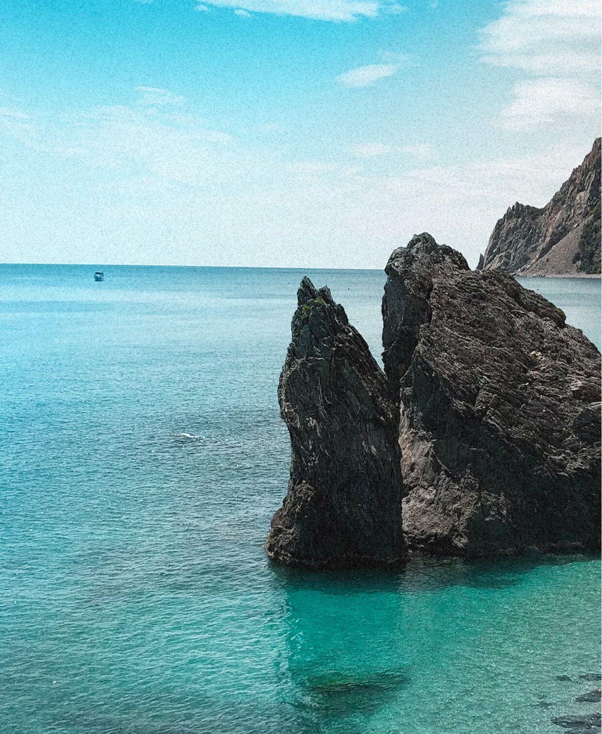 a seaview with rocks